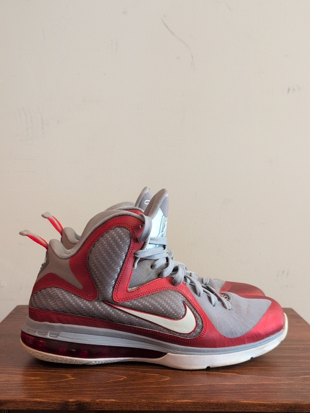 Nike LeBron 9 Ohio State Sz 10.5